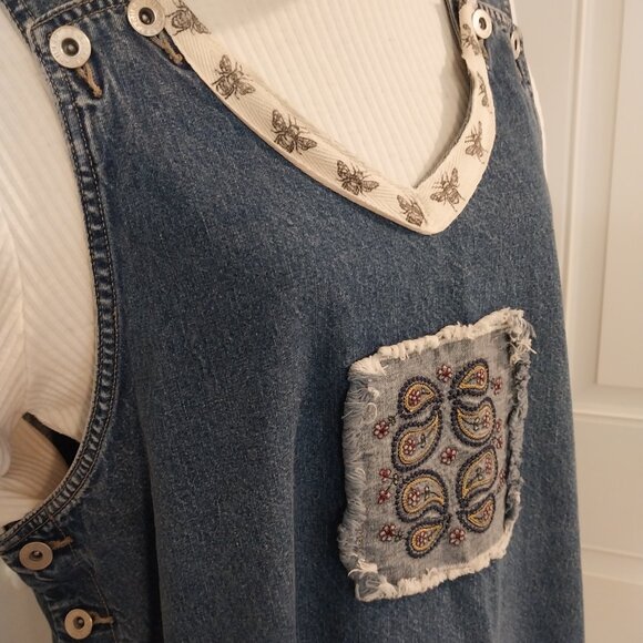 3645 Size 1XL Upcycled Denim Jumper by Sunshine Apparel with Lace Trim. - Picture 4 of 15